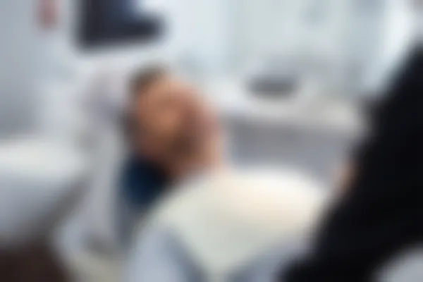 重庆开州皓贝口腔门诊部烤瓷牙现仅需2500元起，原价3000元起，助您轻松拥有迷人笑容！