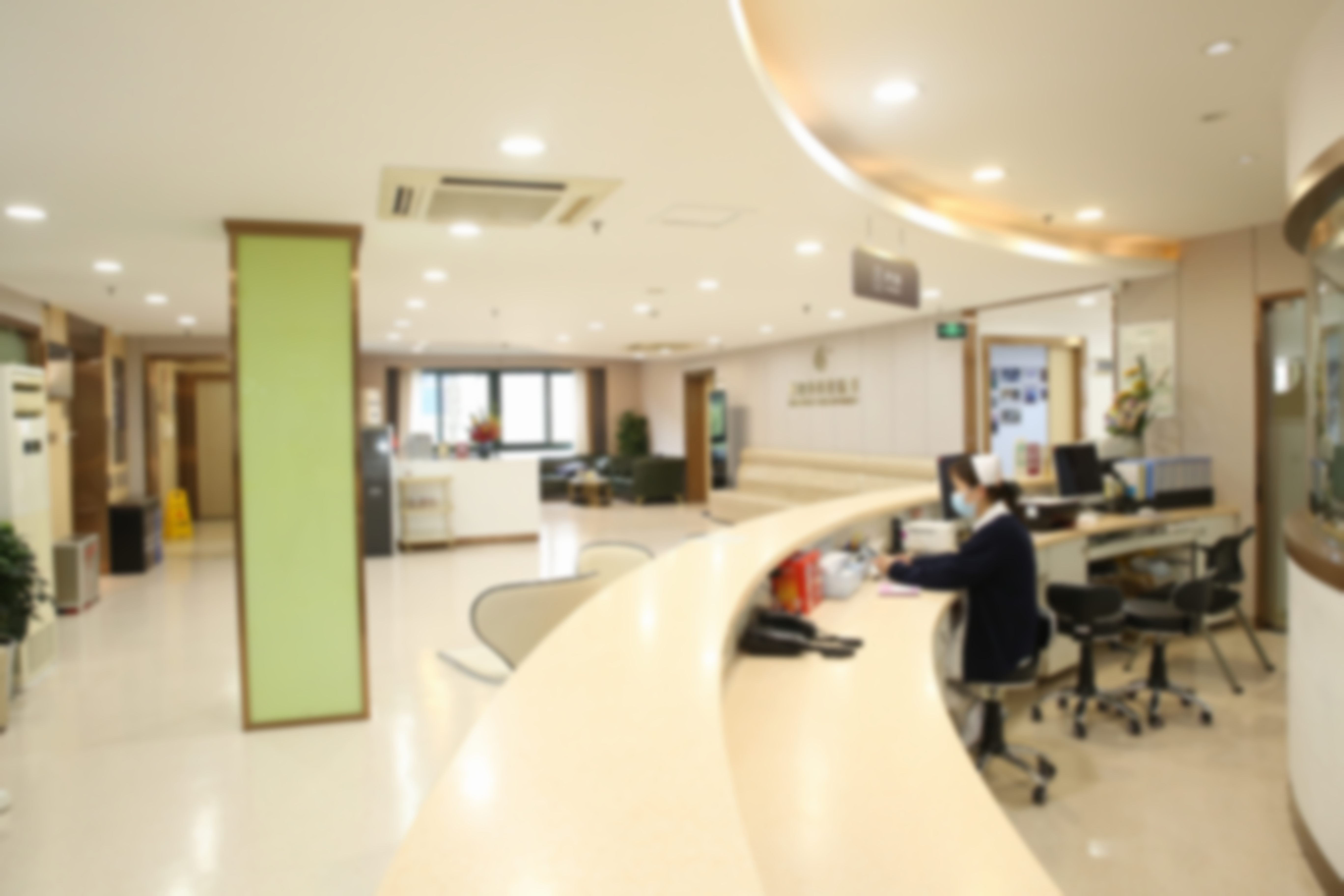 上海华美医疗美容医院光子嫩肤+嗨体2.5mL套餐104元起，焕亮肌肤补充水分一步到位 