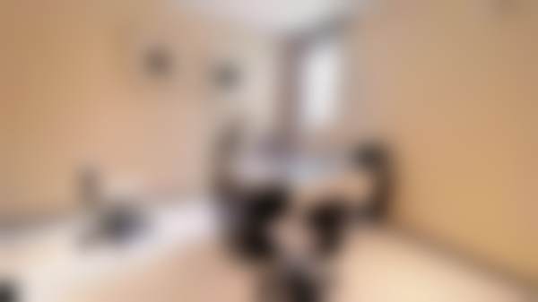 特色科室与项目：屈光矫正与眼病诊疗并重